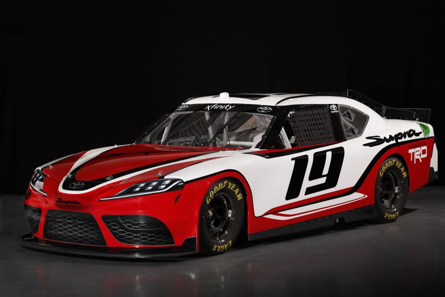  Toyota Xfinity Supra 2019 года  (фото 4 из 19)